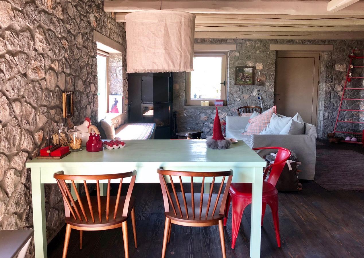 interior-design_spiti-tithorea_hara-kontaxaki-19