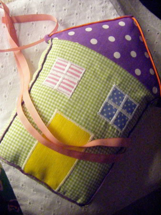 baptism_the-little-paper-house_hara-kontaxaki-07
