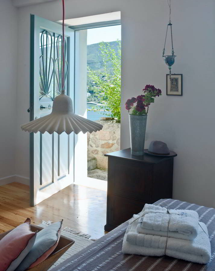sto-roloi-poros_hara-kontaxaki_21